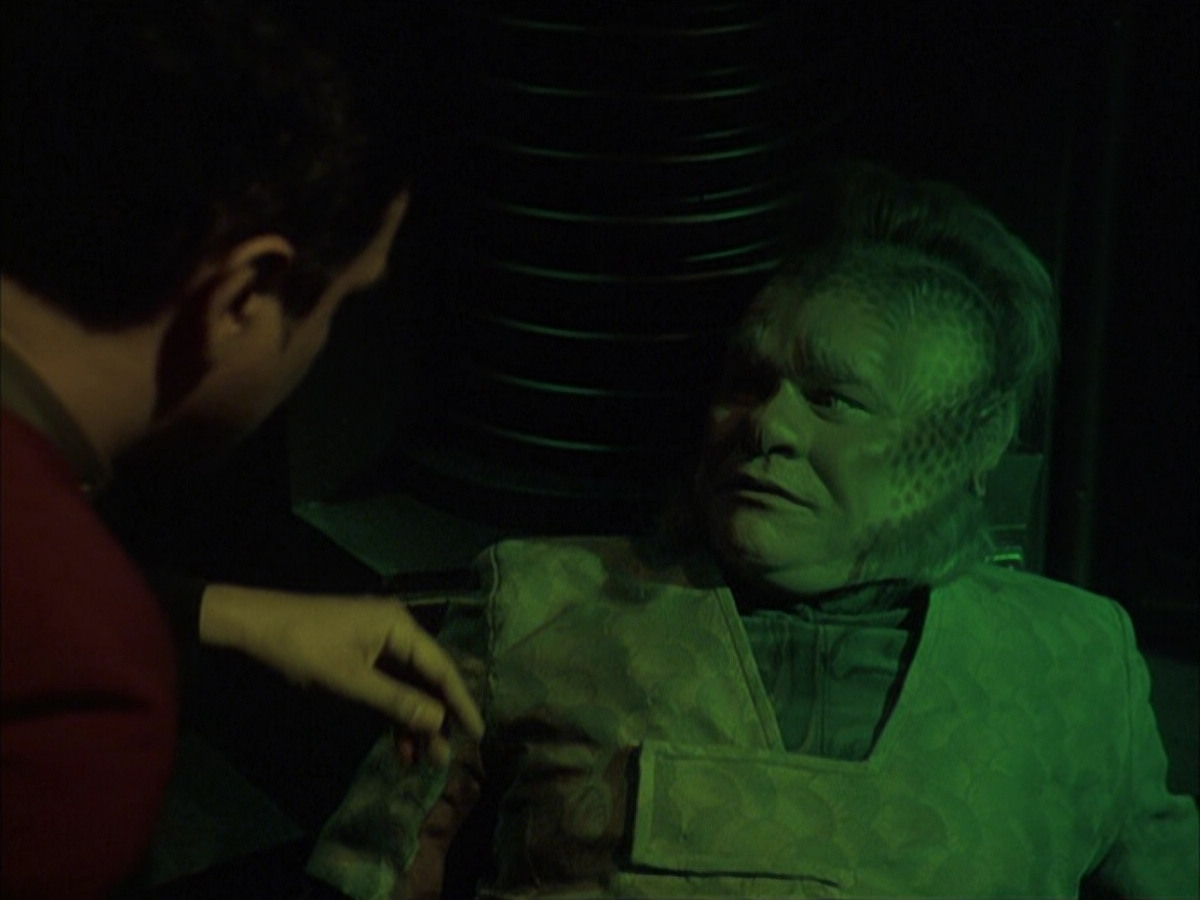 extant_StarTrek_VOY_6x16-Collective_00453.jpg