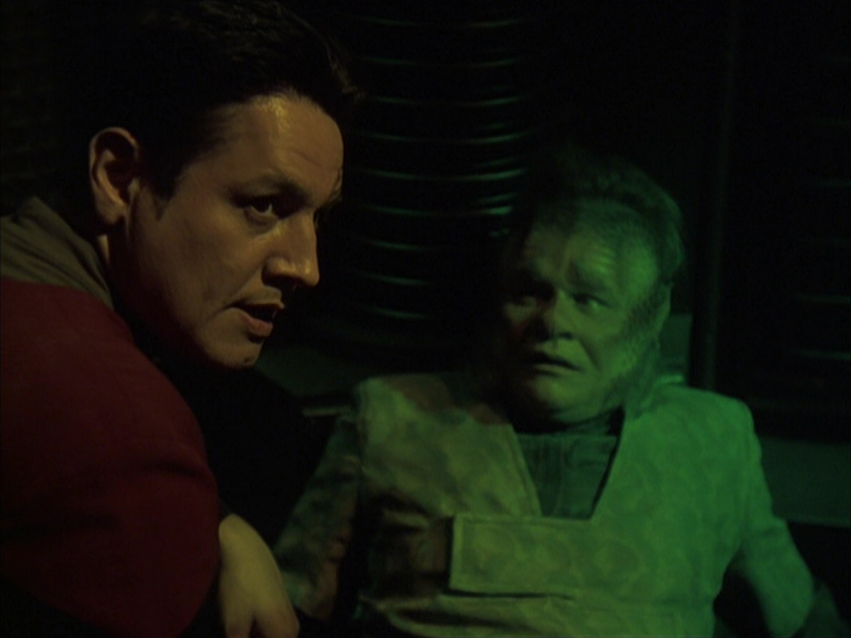 extant_StarTrek_VOY_6x16-Collective_00460.jpg