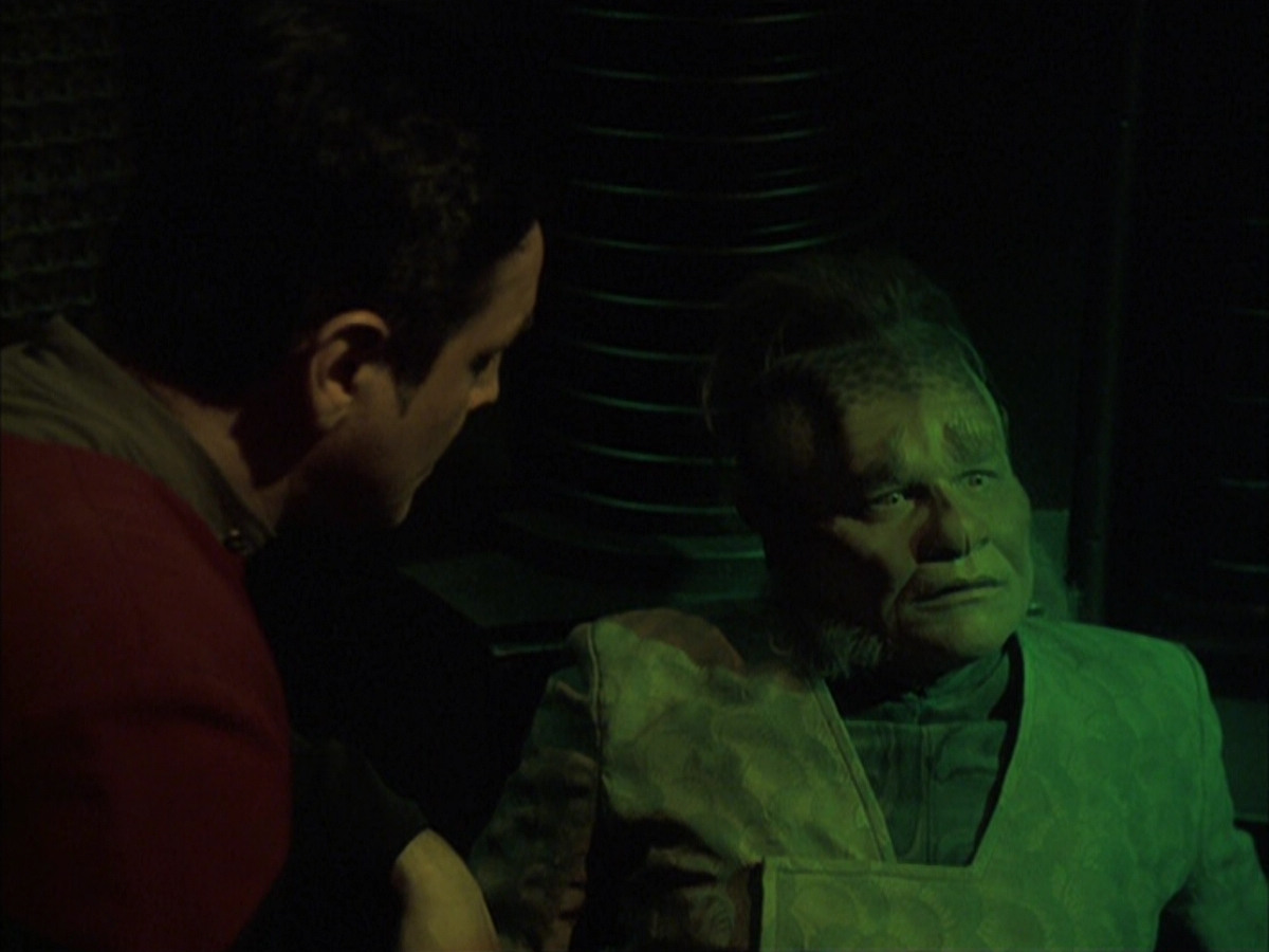 extant_StarTrek_VOY_6x16-Collective_00466.jpg