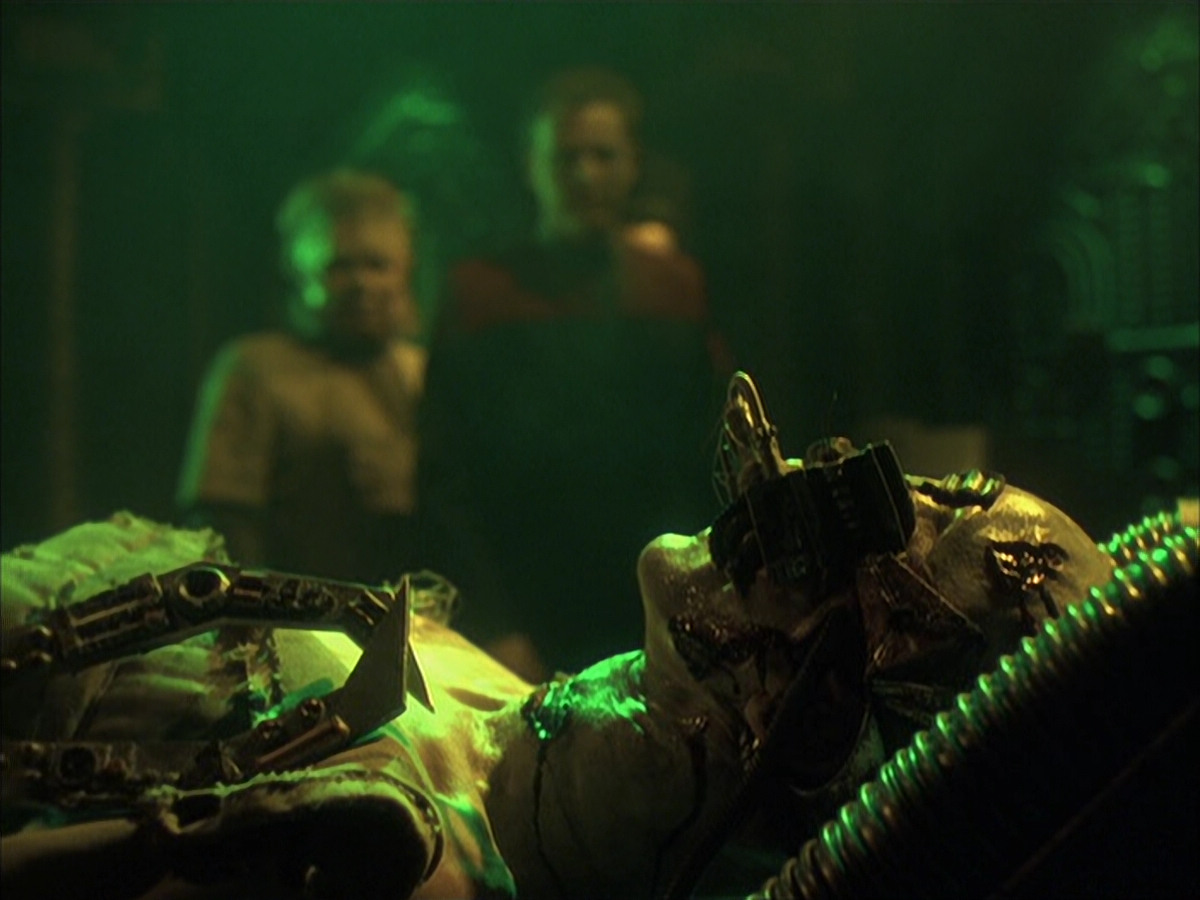 extant_StarTrek_VOY_6x16-Collective_00490.jpg