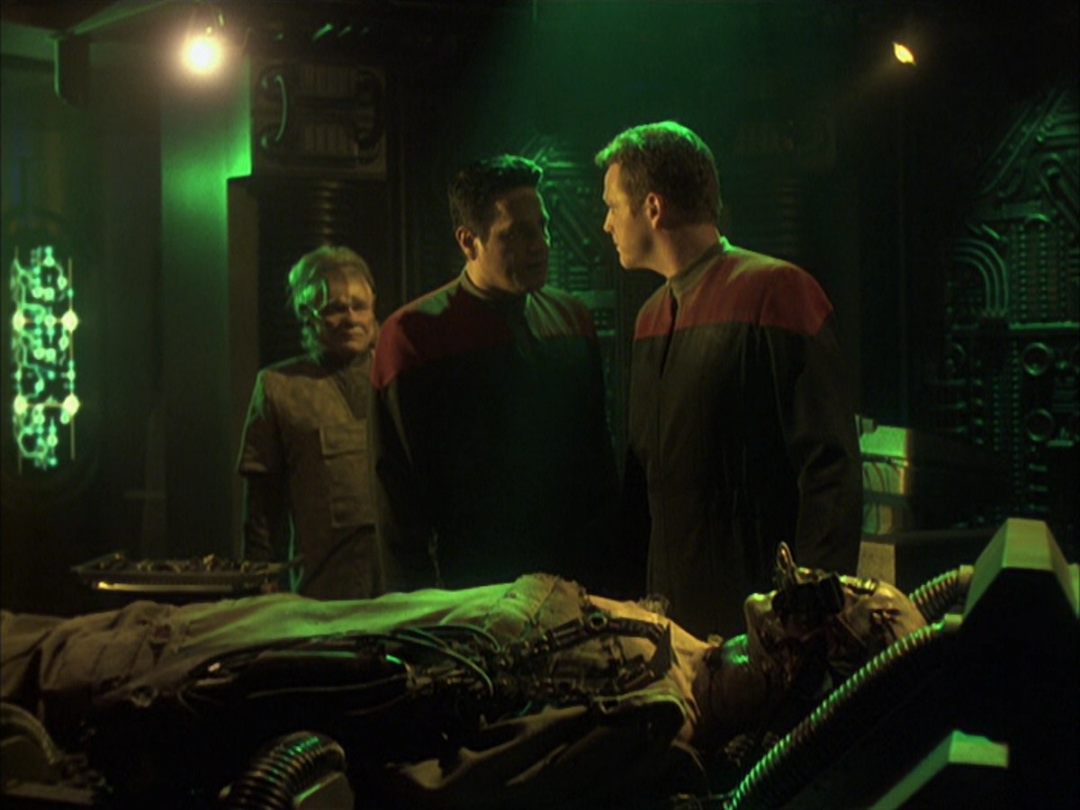 extant_StarTrek_VOY_6x16-Collective_00522.jpg