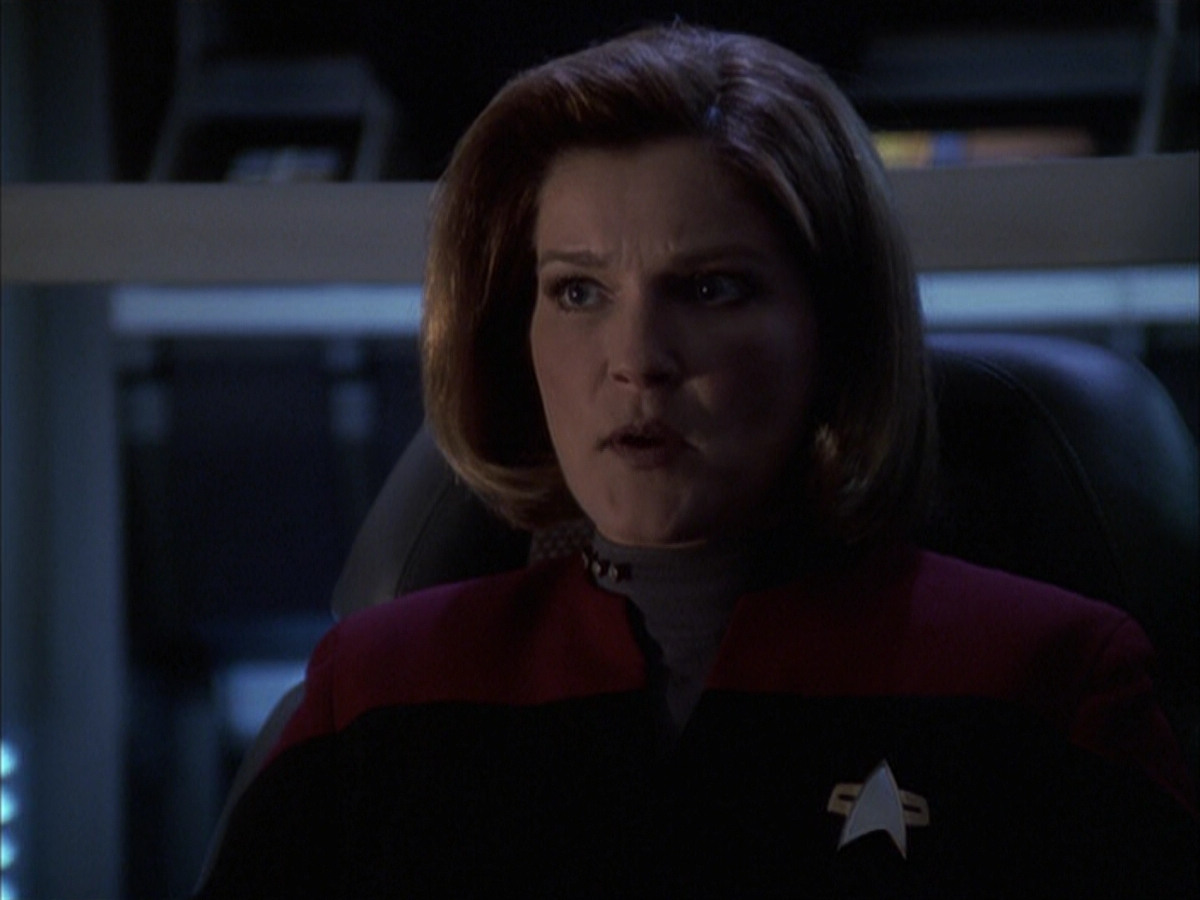 extant_StarTrek_VOY_6x16-Collective_00601.jpg