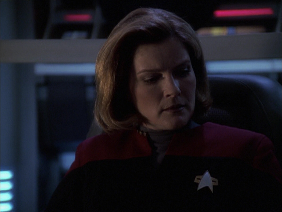 extant_StarTrek_VOY_6x16-Collective_00609.jpg