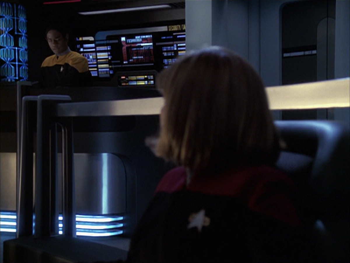 extant_StarTrek_VOY_6x16-Collective_00637.jpg