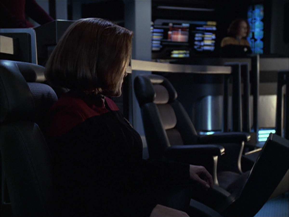 extant_StarTrek_VOY_6x16-Collective_00644.jpg