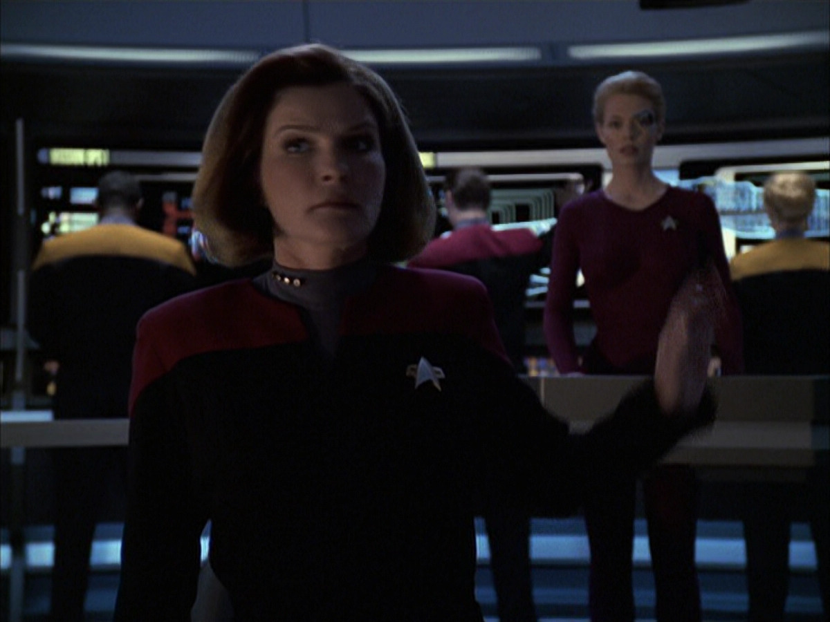 extant_StarTrek_VOY_6x16-Collective_00733.jpg