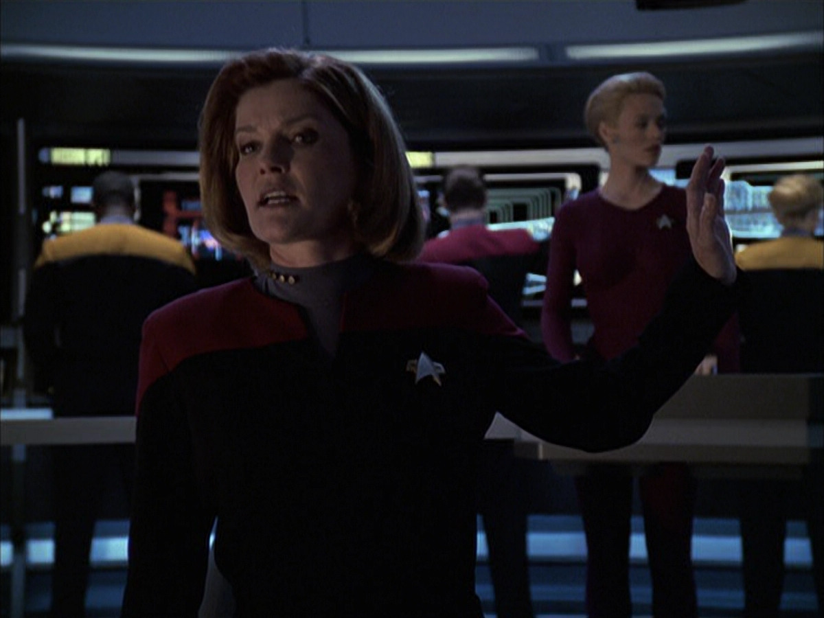 extant_StarTrek_VOY_6x16-Collective_00735.jpg