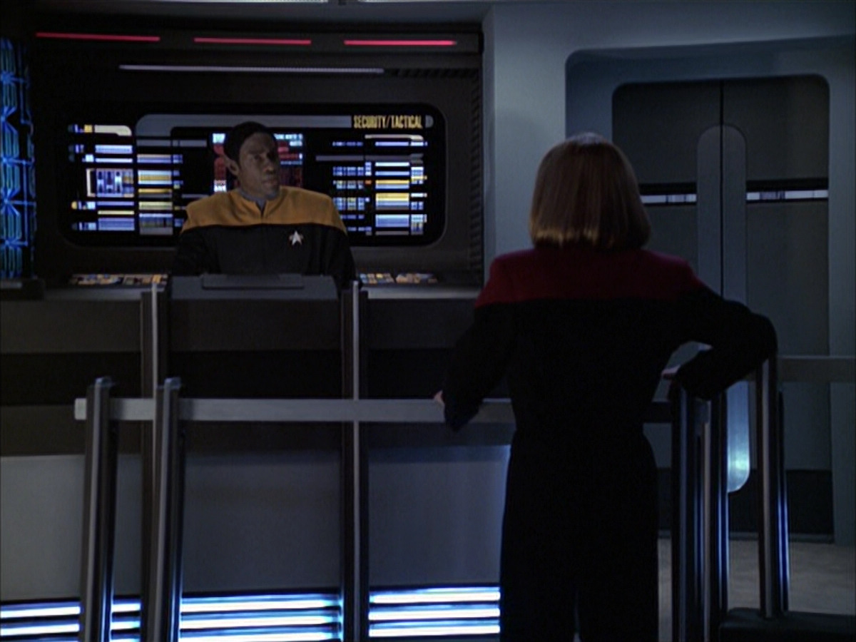 extant_StarTrek_VOY_6x16-Collective_00750.jpg