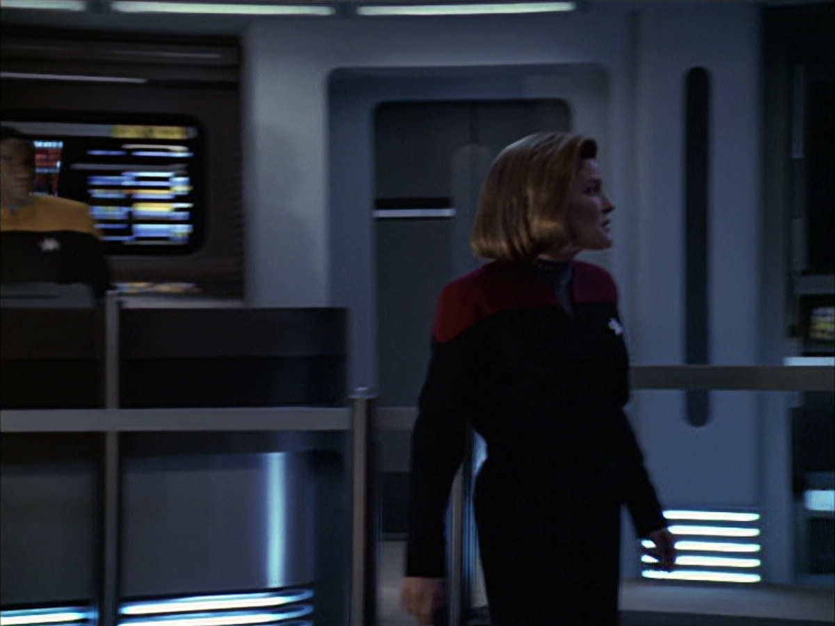 extant_StarTrek_VOY_6x16-Collective_00765.jpg