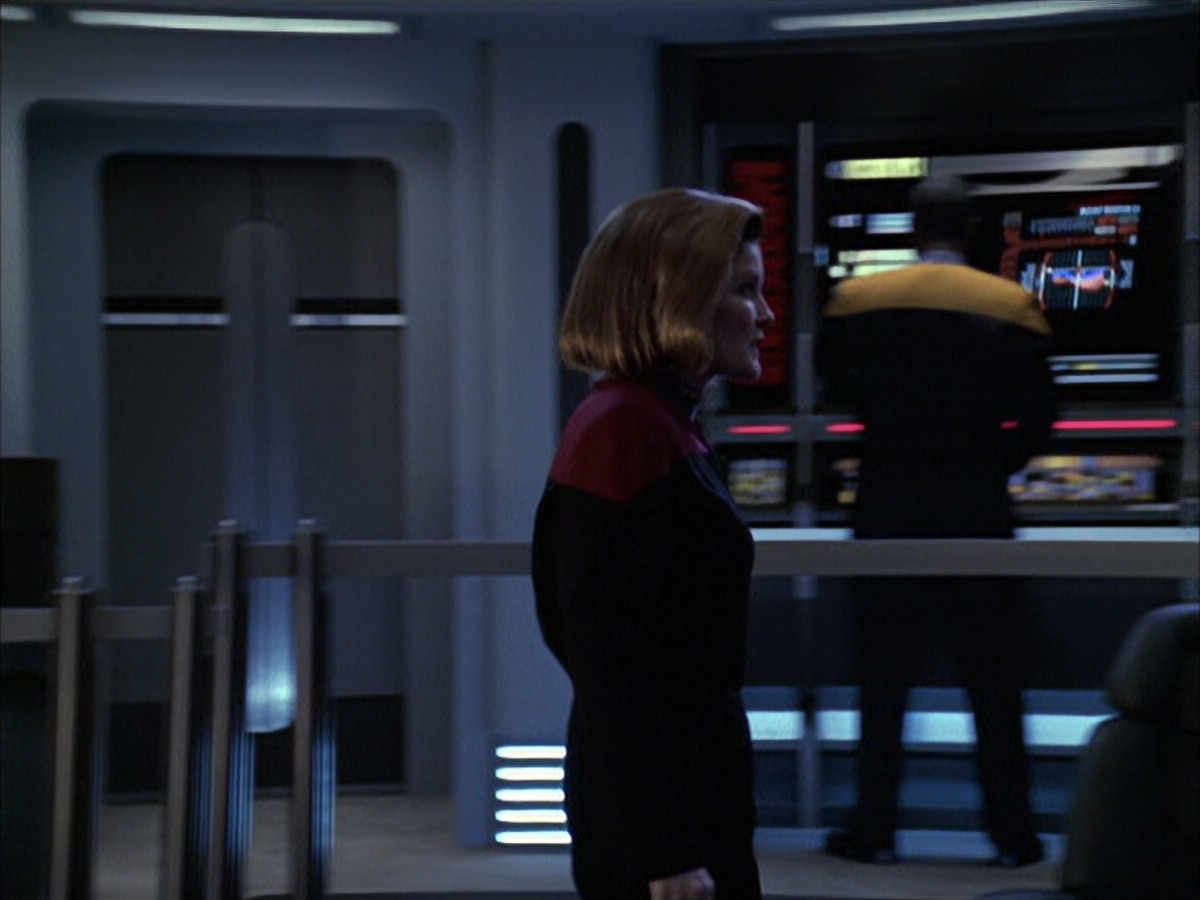 extant_StarTrek_VOY_6x16-Collective_00766.jpg