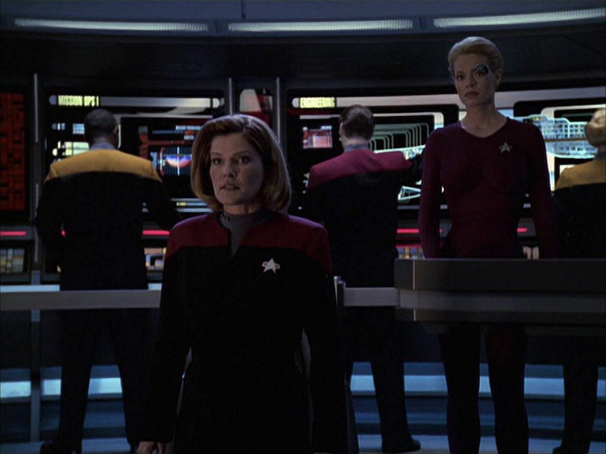 extant_StarTrek_VOY_6x16-Collective_00772.jpg