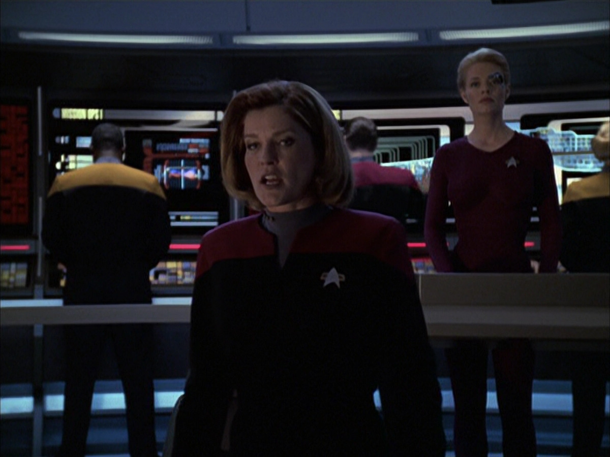 extant_StarTrek_VOY_6x16-Collective_00779.jpg