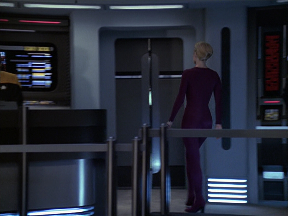 extant_StarTrek_VOY_6x16-Collective_00811.jpg