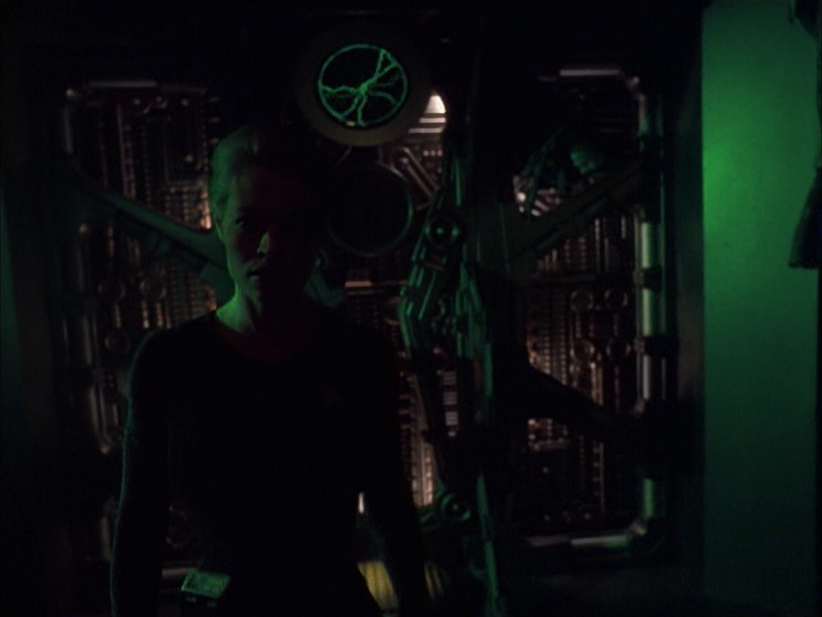 extant_StarTrek_VOY_6x16-Collective_00825.jpg