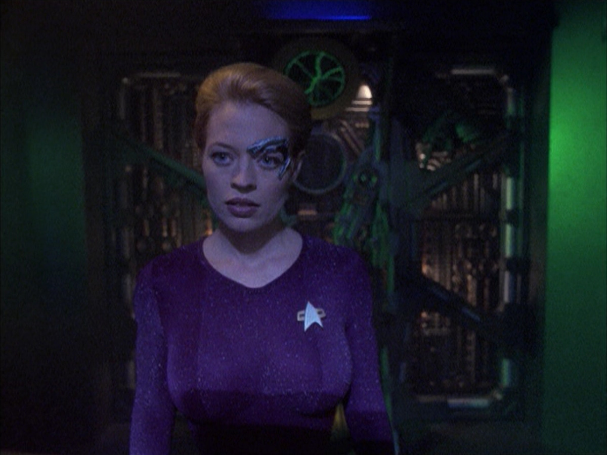 extant_StarTrek_VOY_6x16-Collective_00826.jpg