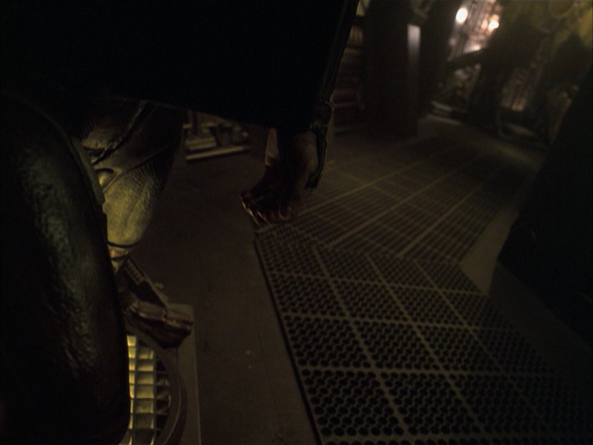 extant_StarTrek_VOY_6x16-Collective_00833.jpg