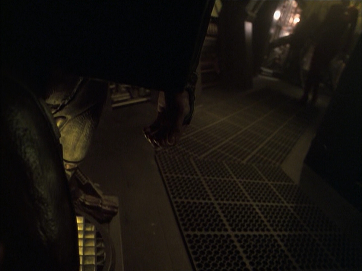 extant_StarTrek_VOY_6x16-Collective_00835.jpg
