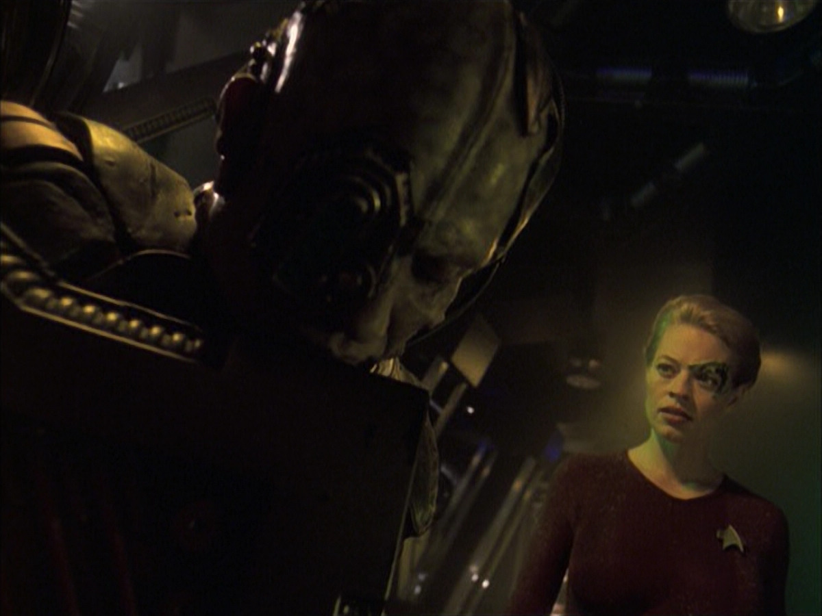 extant_StarTrek_VOY_6x16-Collective_00843.jpg