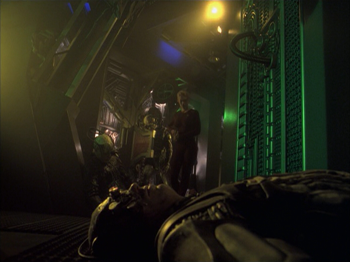 extant_StarTrek_VOY_6x16-Collective_00848.jpg