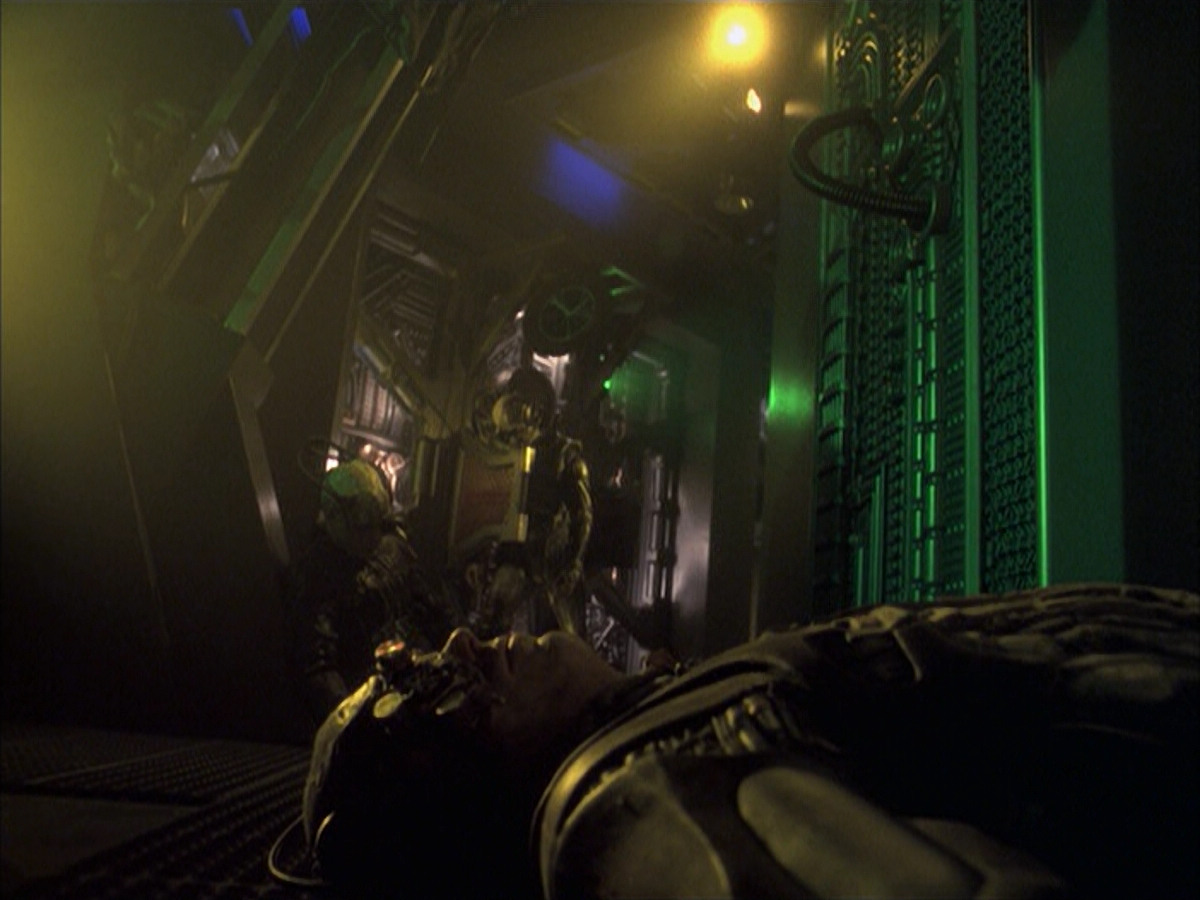 extant_StarTrek_VOY_6x16-Collective_00867.jpg