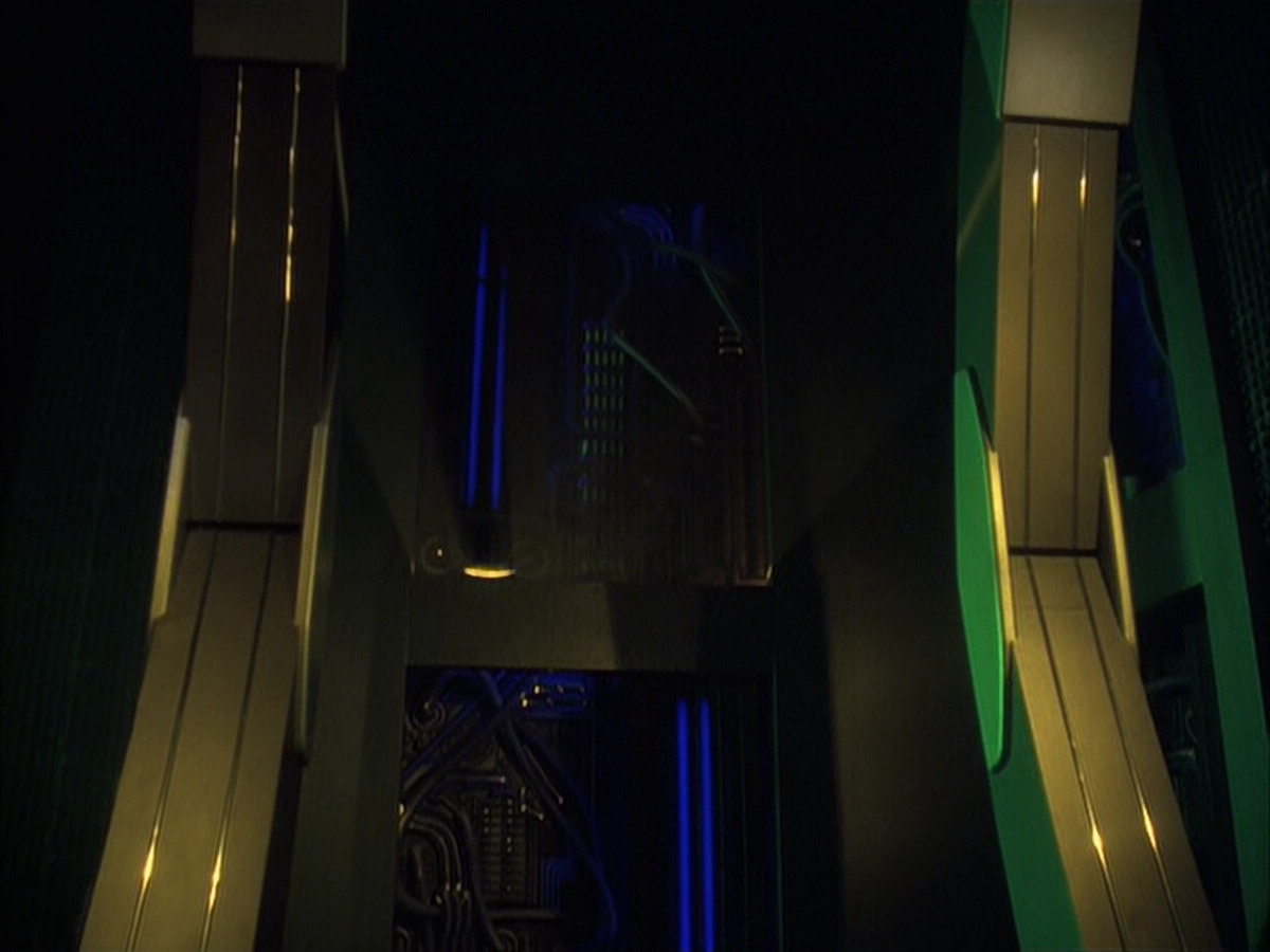 extant_StarTrek_VOY_6x16-Collective_00872.jpg