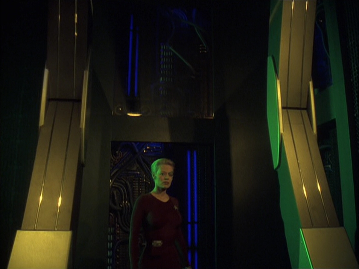 extant_StarTrek_VOY_6x16-Collective_00874.jpg
