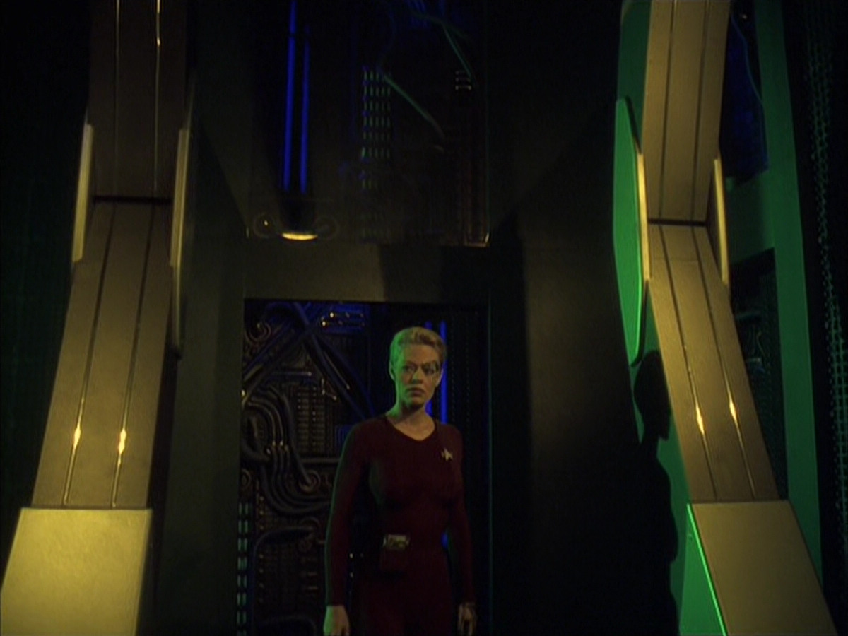 extant_StarTrek_VOY_6x16-Collective_00875.jpg