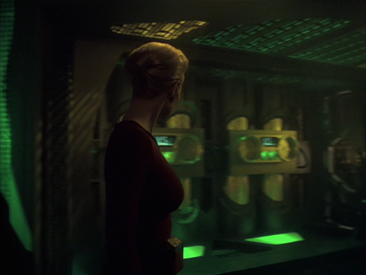 extant_StarTrek_VOY_6x16-Collective_00882.jpg