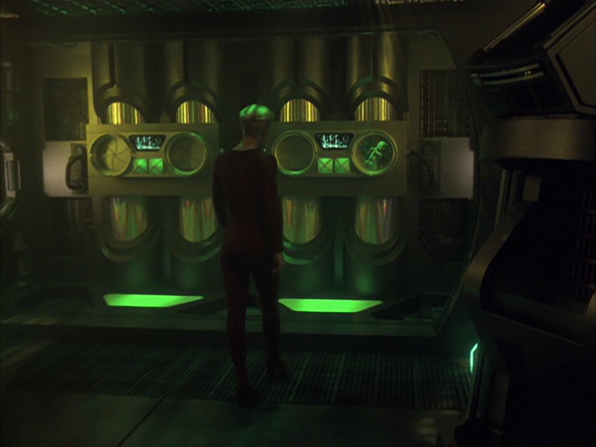 extant_StarTrek_VOY_6x16-Collective_00896.jpg