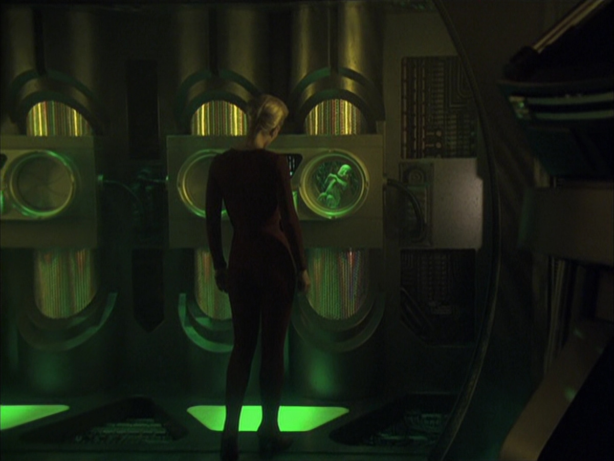 extant_StarTrek_VOY_6x16-Collective_00901.jpg