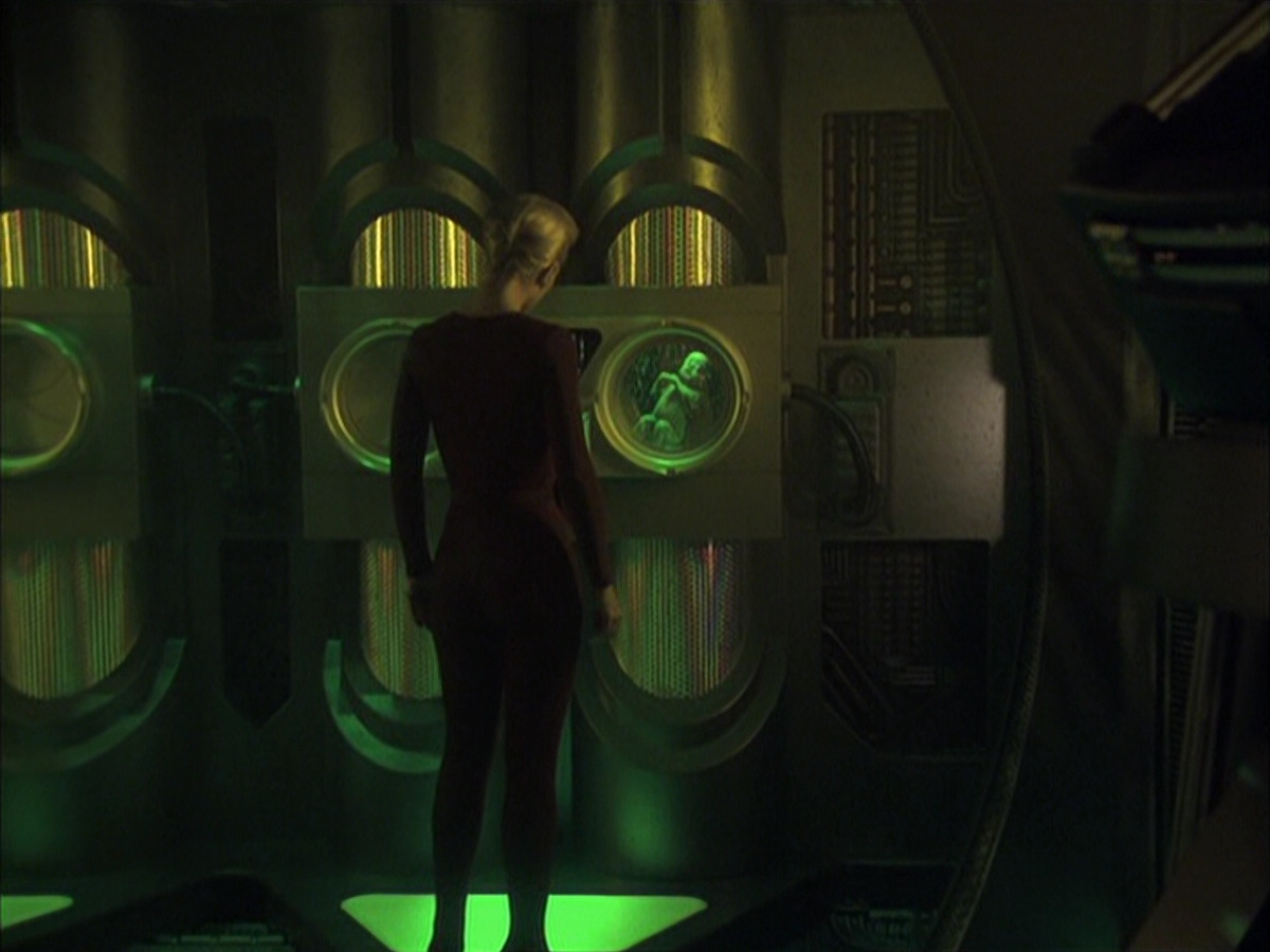 extant_StarTrek_VOY_6x16-Collective_00902.jpg