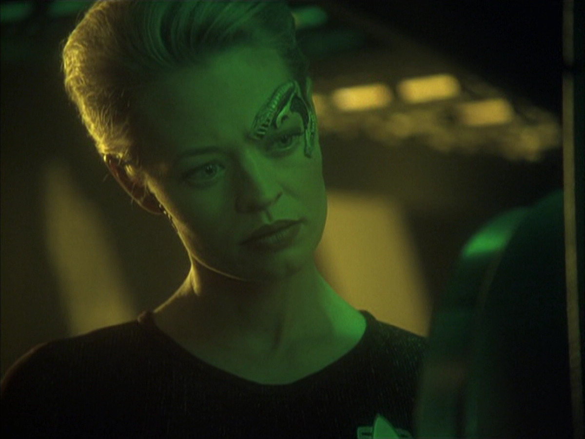 extant_StarTrek_VOY_6x16-Collective_00912.jpg