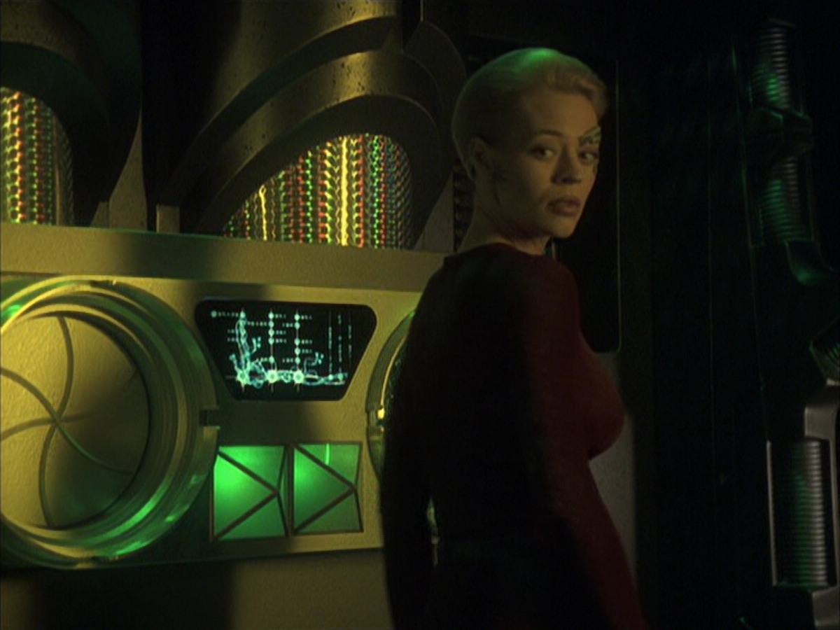 extant_StarTrek_VOY_6x16-Collective_00914.jpg