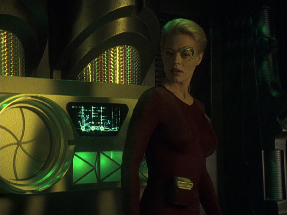 extant_StarTrek_VOY_6x16-Collective_00915.jpg