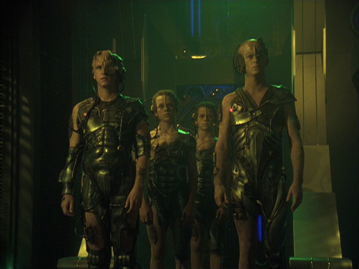 extant_StarTrek_VOY_6x16-Collective_00923.jpg