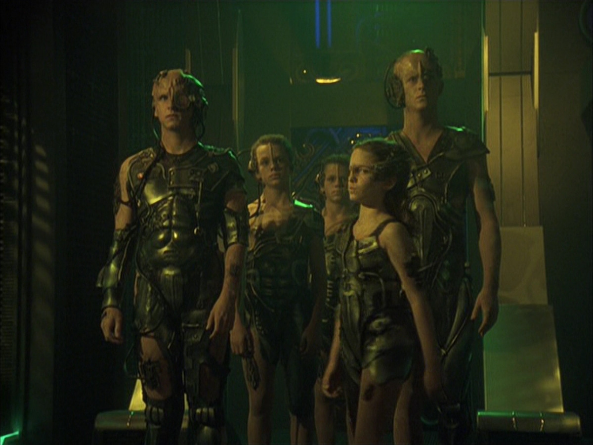 extant_StarTrek_VOY_6x16-Collective_00926.jpg