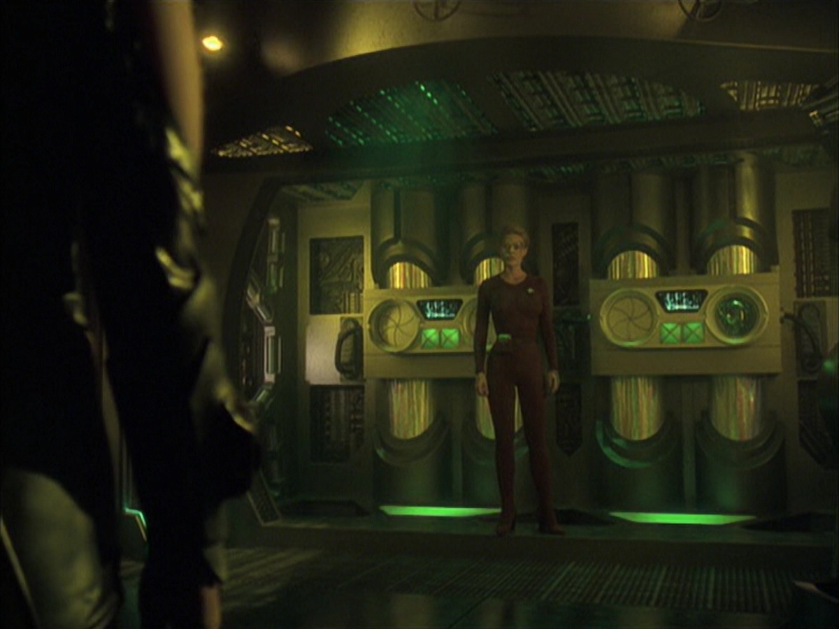 extant_StarTrek_VOY_6x16-Collective_00935.jpg