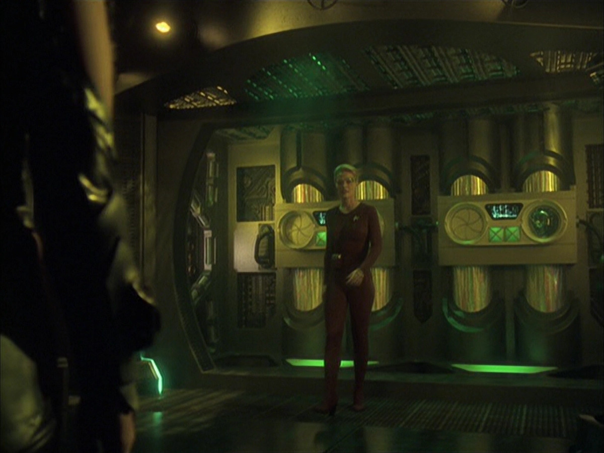 extant_StarTrek_VOY_6x16-Collective_00939.jpg