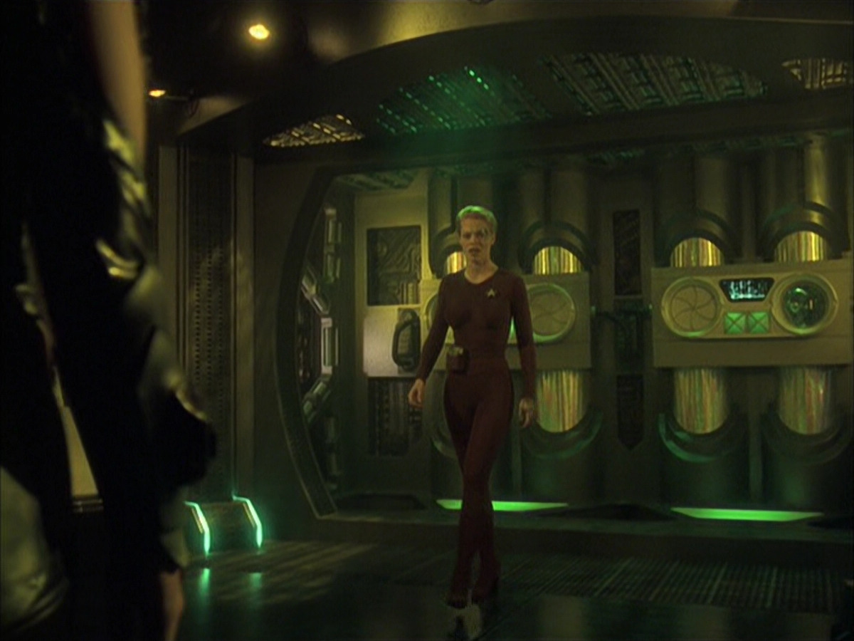 extant_StarTrek_VOY_6x16-Collective_00940.jpg