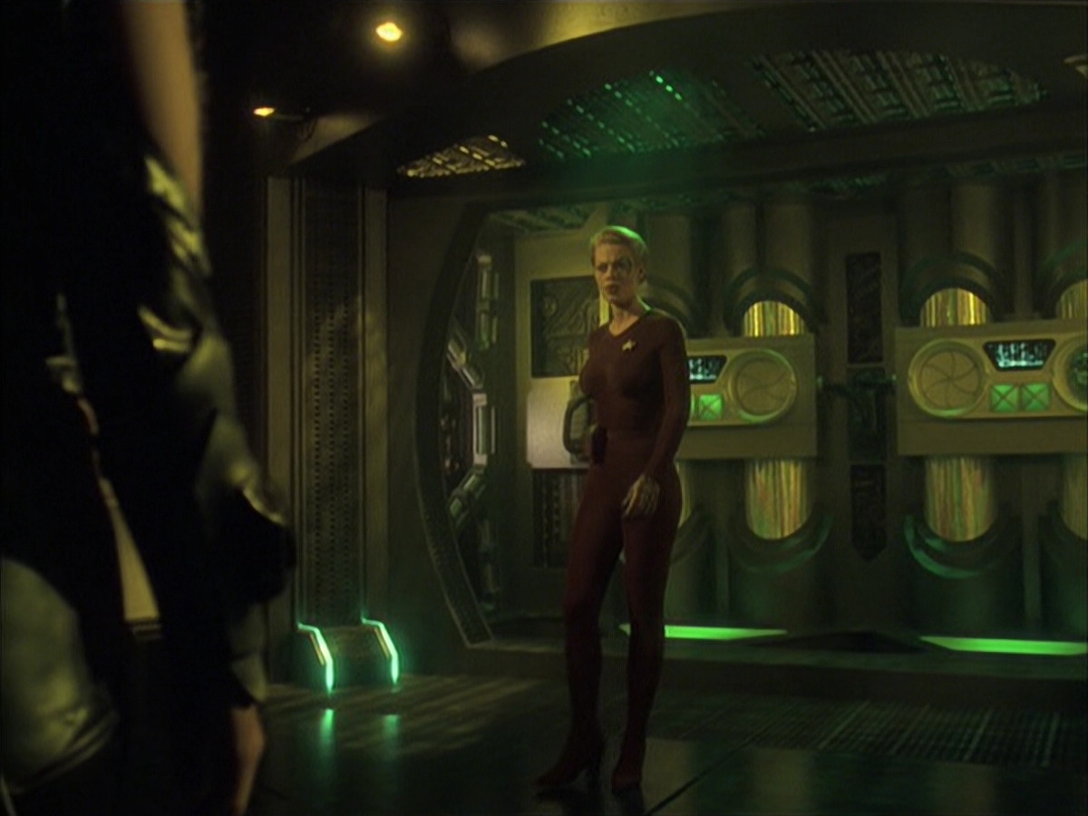 extant_StarTrek_VOY_6x16-Collective_00941.jpg