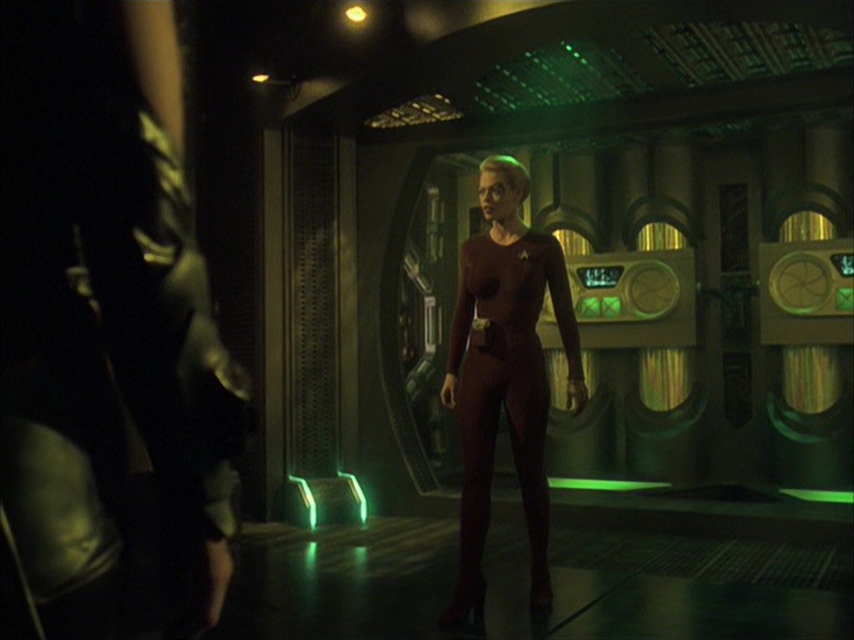 extant_StarTrek_VOY_6x16-Collective_00942.jpg