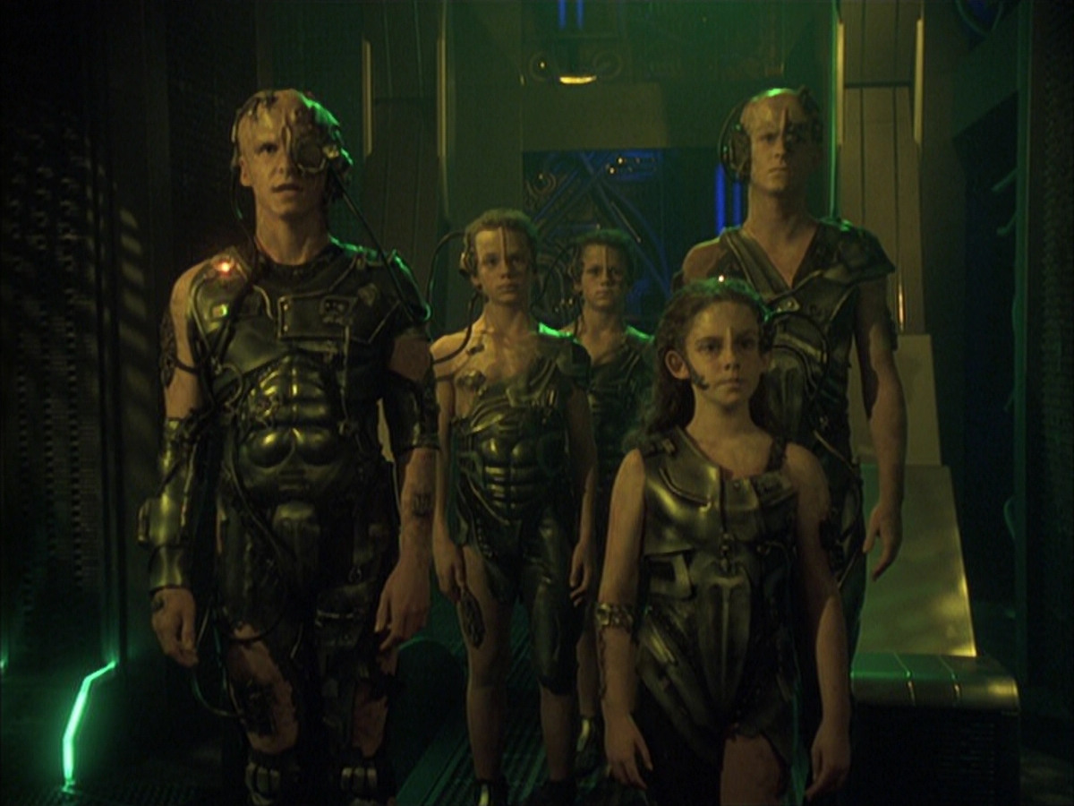 extant_StarTrek_VOY_6x16-Collective_00966.jpg