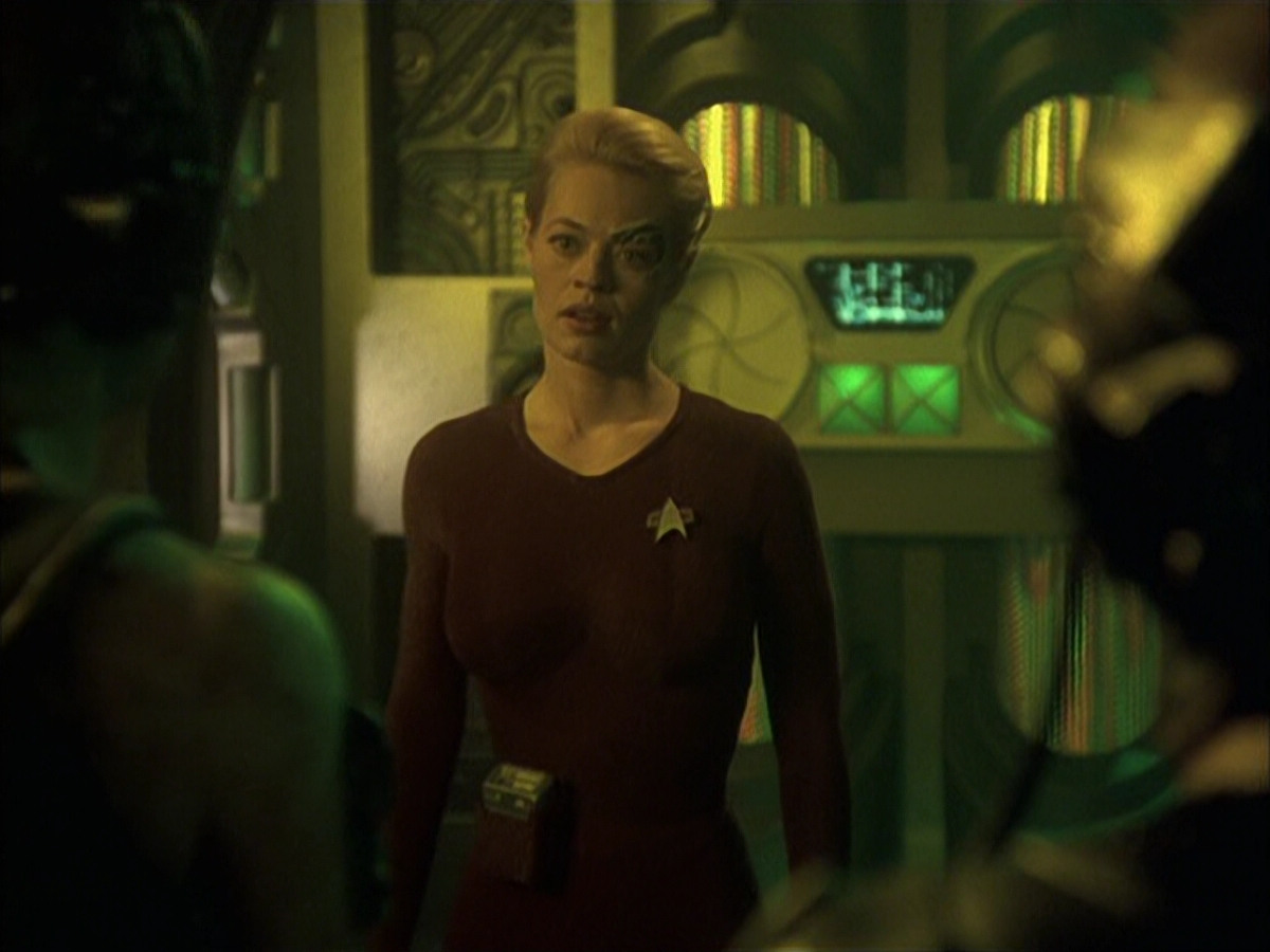 extant_StarTrek_VOY_6x16-Collective_00976.jpg