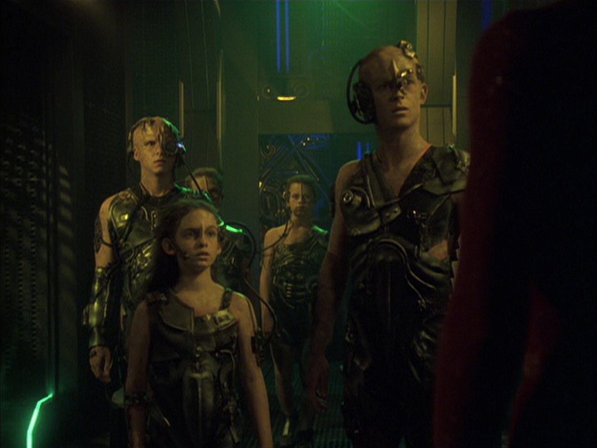 extant_StarTrek_VOY_6x16-Collective_00980.jpg