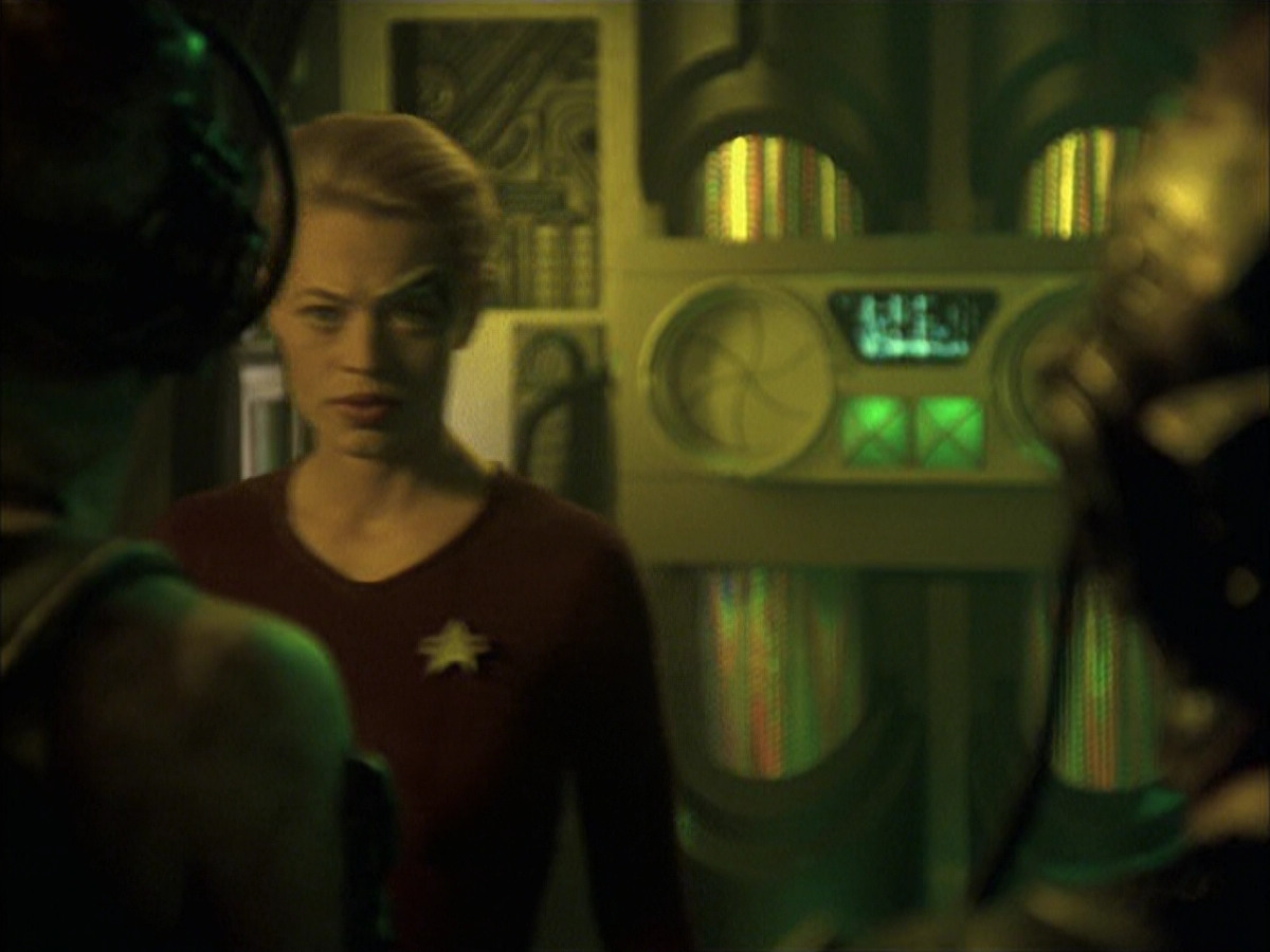 extant_StarTrek_VOY_6x16-Collective_00985.jpg