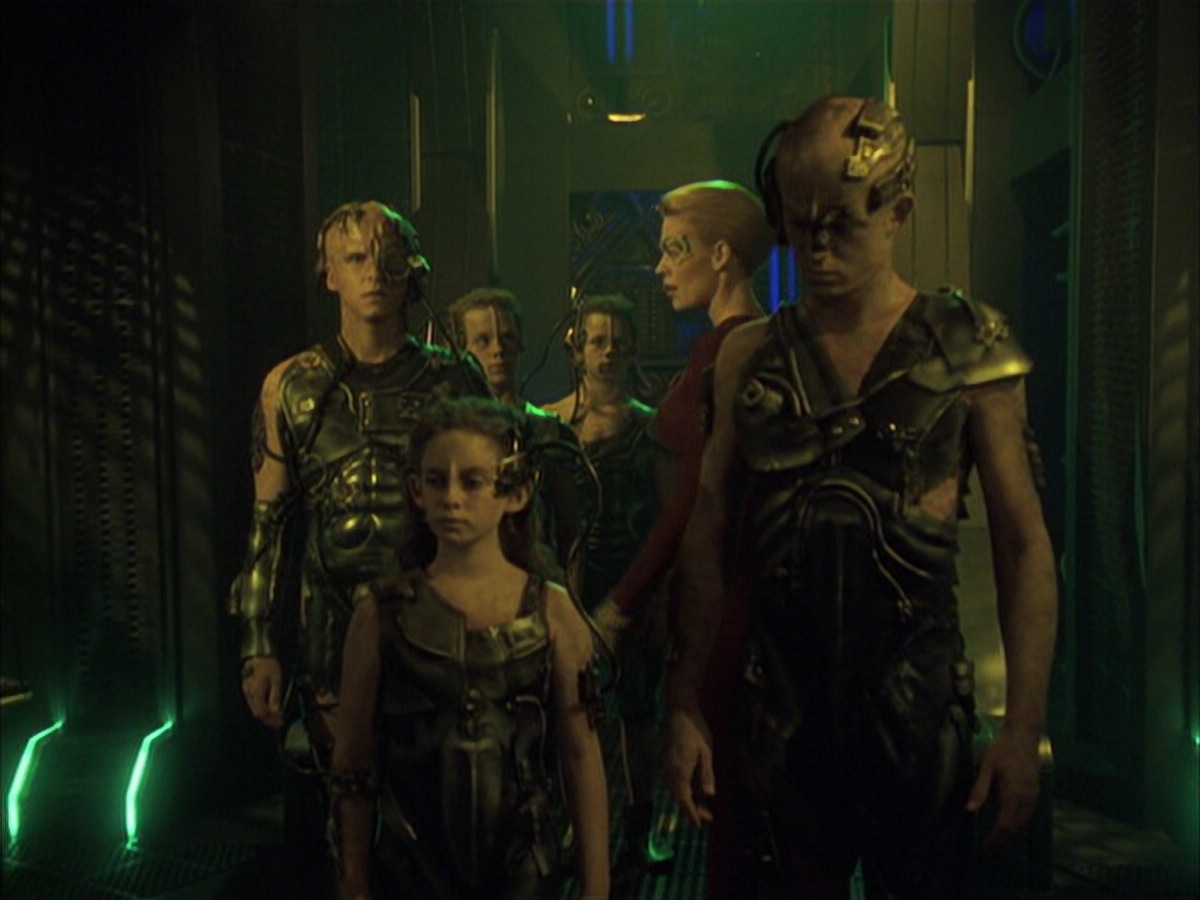 extant_StarTrek_VOY_6x16-Collective_00991.jpg