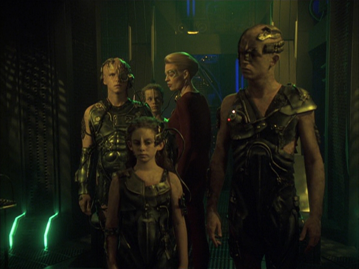 extant_StarTrek_VOY_6x16-Collective_00994.jpg