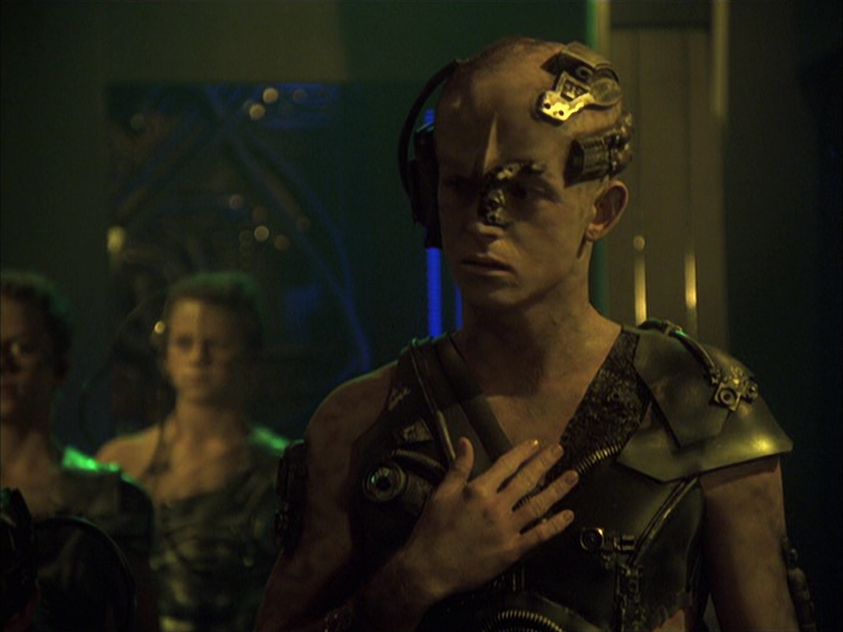extant_StarTrek_VOY_6x16-Collective_00999.jpg
