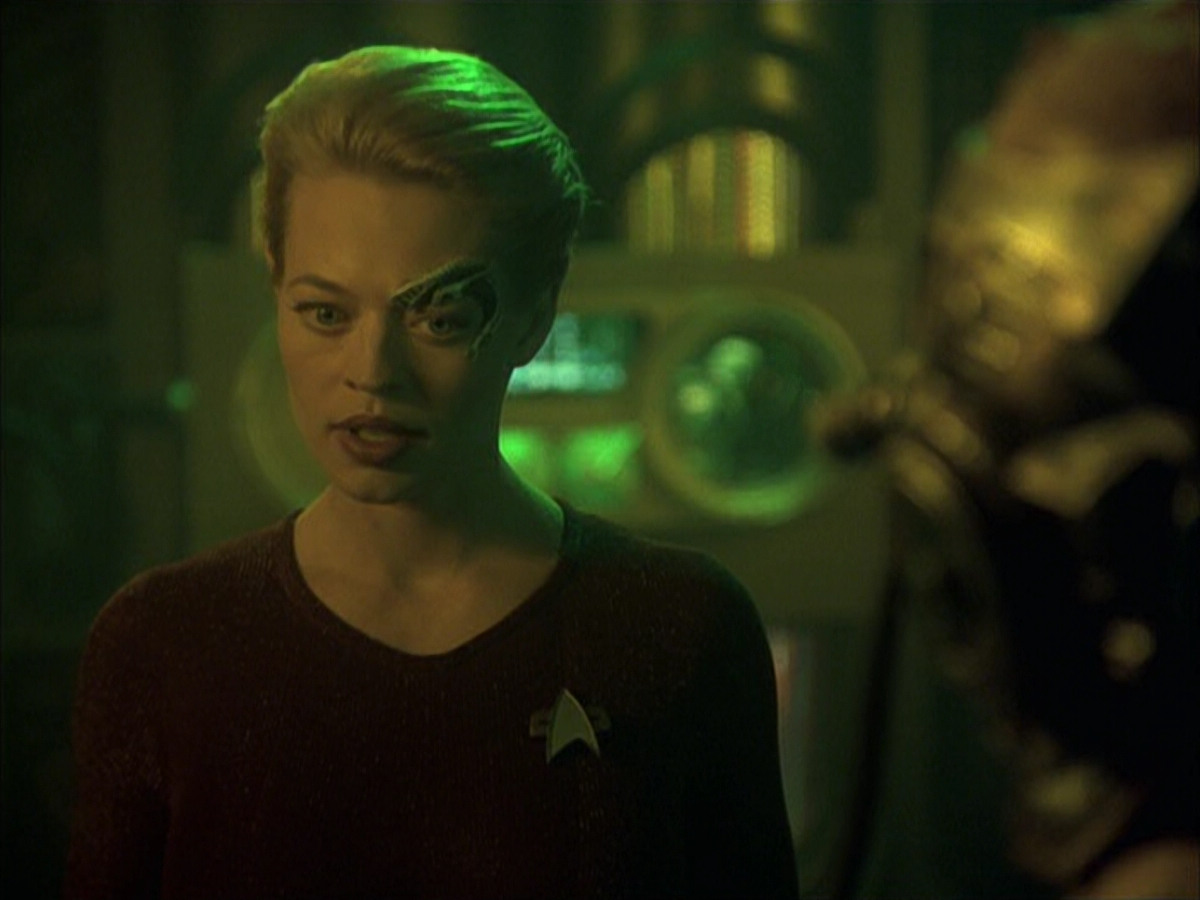 extant_StarTrek_VOY_6x16-Collective_01004.jpg