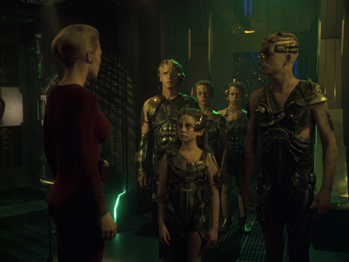 extant_StarTrek_VOY_6x16-Collective_01007.jpg